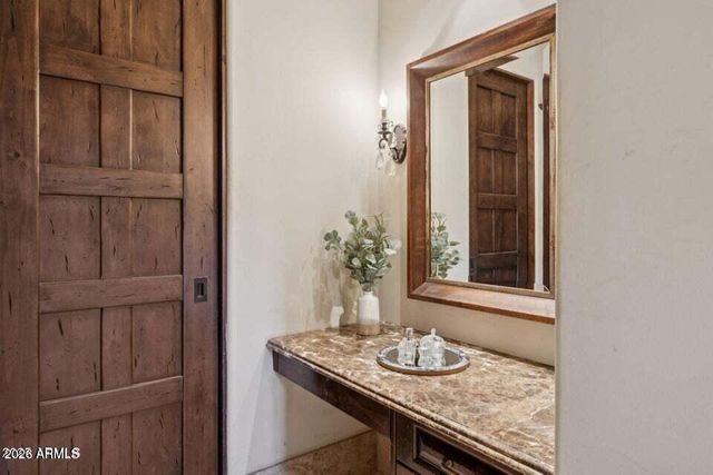 4949 E LINCOLN Drive 11, Paradise Valley, AZ 85253