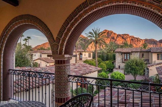 4949 E LINCOLN Drive 11, Paradise Valley, AZ 85253