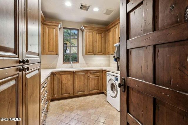 4949 E LINCOLN Drive 11, Paradise Valley, AZ 85253