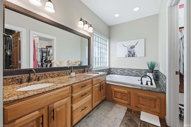 13919 Messenger Bay Street, Fort Wayne, IN 46845