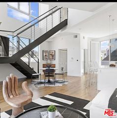 616 N Croft Avenue 8, West Hollywood, CA 90048