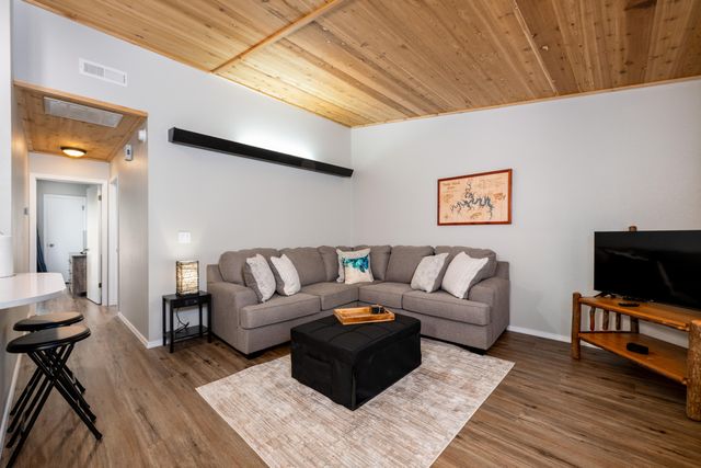 235 Ozark Mountain Resort Dr 47, Kimberling City, MO 65686