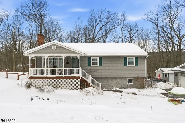 17 Acorn Dr, Vernon Twp., NJ 07422