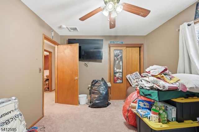 17 Acorn Dr, Vernon Twp., NJ 07422