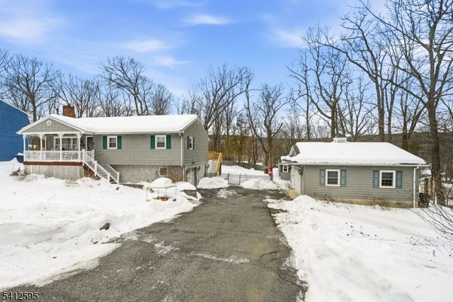 17 Acorn Dr, Vernon Twp., NJ 07422