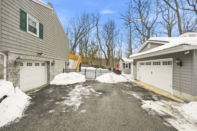 17 Acorn Dr, Vernon Twp., NJ 07422