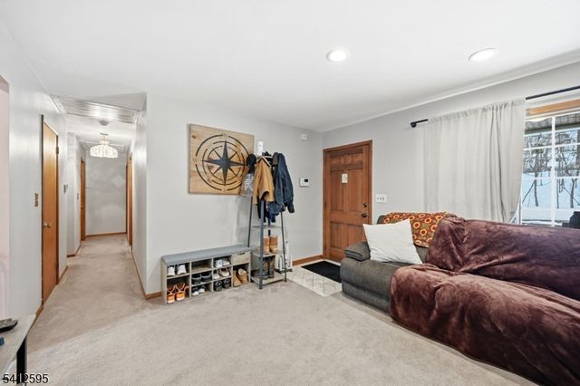 17 Acorn Dr, Vernon Twp., NJ 07422