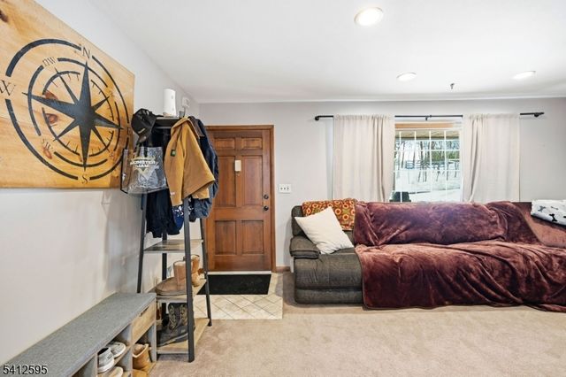 17 Acorn Dr, Vernon Twp., NJ 07422