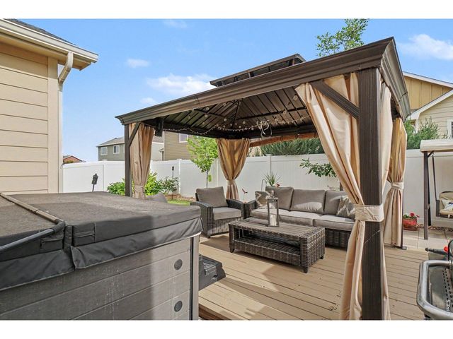 1321 Woodcock St, Berthoud, CO 80513