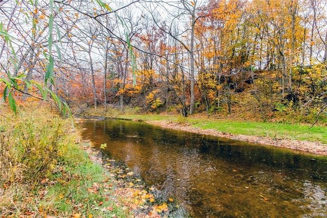 1402 Creeks Edge Drive, Webster, NY 14580