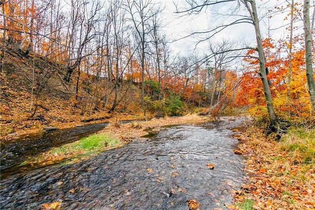 1402 Creeks Edge Drive, Webster, NY 14580