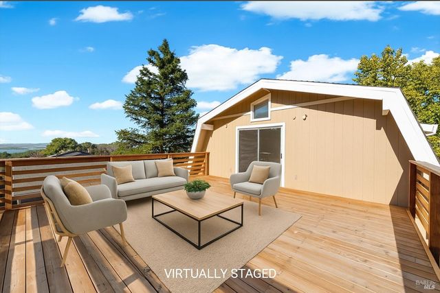 1017 Headlands Dr, Napa, CA 94558