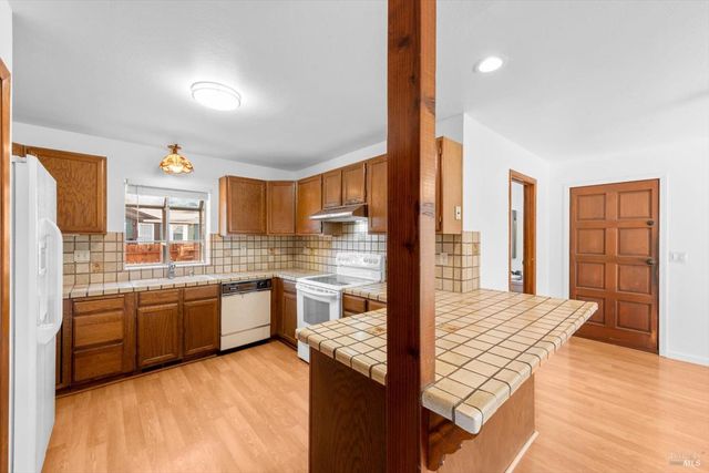 1017 Headlands Dr, Napa, CA 94558