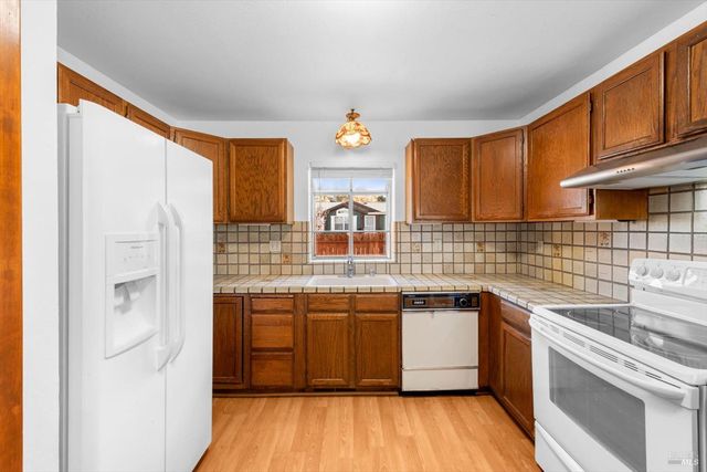 1017 Headlands Dr, Napa, CA 94558