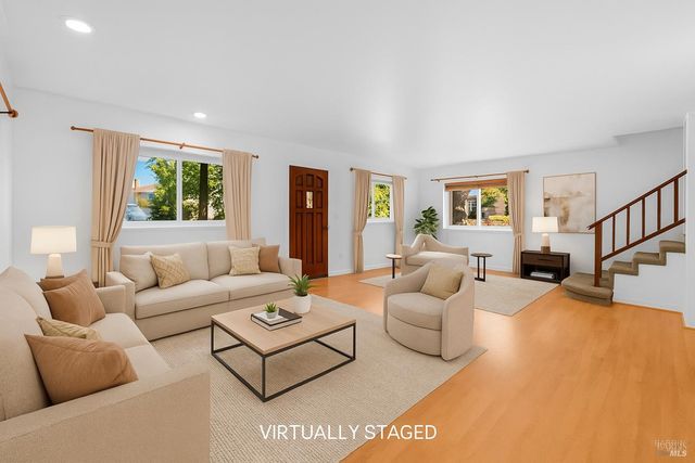 1017 Headlands Dr, Napa, CA 94558