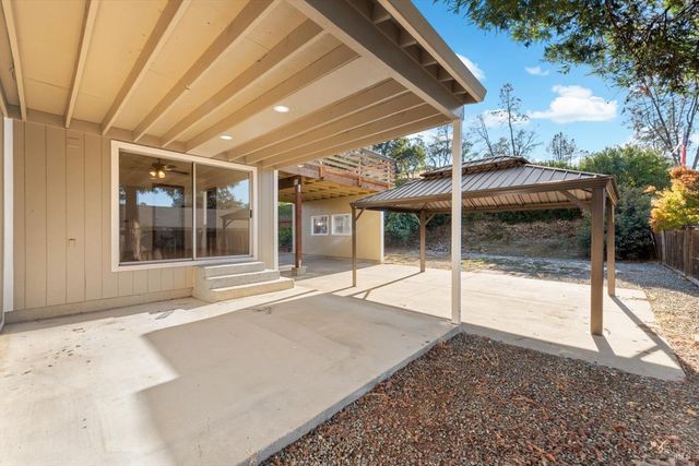 1017 Headlands Dr, Napa, CA 94558