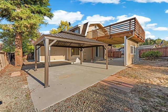 1017 Headlands Dr, Napa, CA 94558