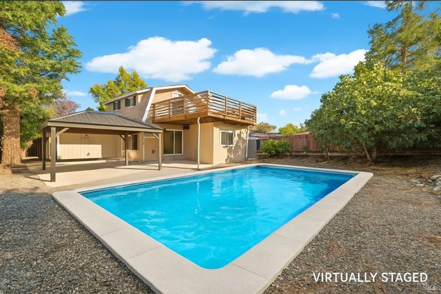 1017 Headlands Dr, Napa, CA 94558