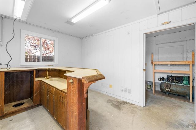 1017 Headlands Dr, Napa, CA 94558