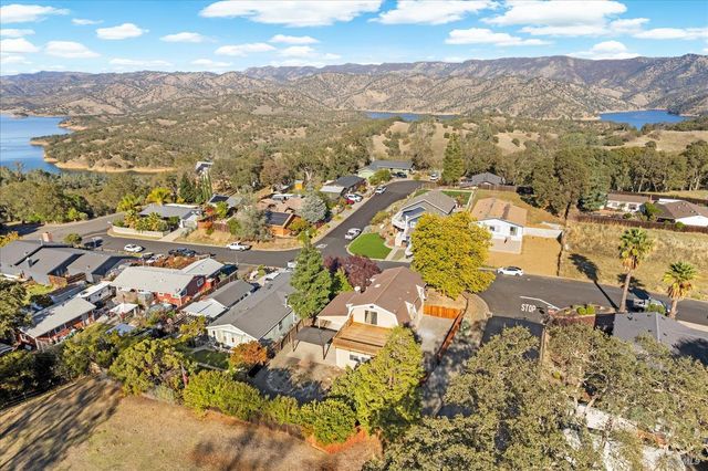 1017 Headlands Dr, Napa, CA 94558