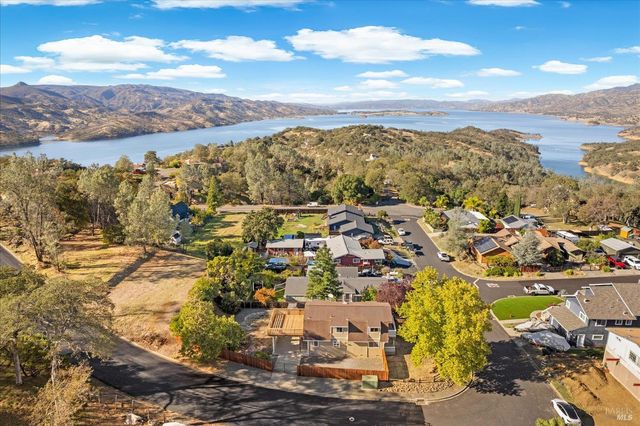 1017 Headlands Dr, Napa, CA 94558