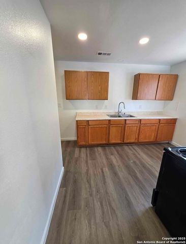 1503 Vanderbilt, San Antonio, TX 78210