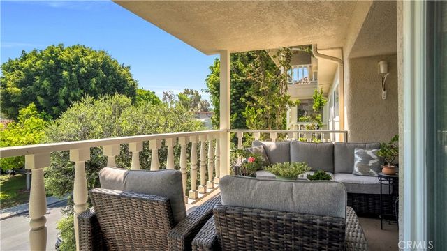 2401 Via Mariposa W 2A, Laguna Woods, CA 92637
