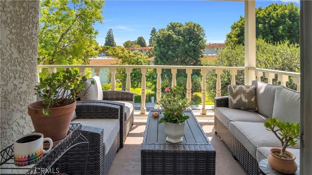 2401 Via Mariposa W 2A, Laguna Woods, CA 92637