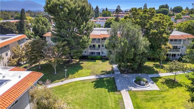 2401 Via Mariposa W 2A, Laguna Woods, CA 92637