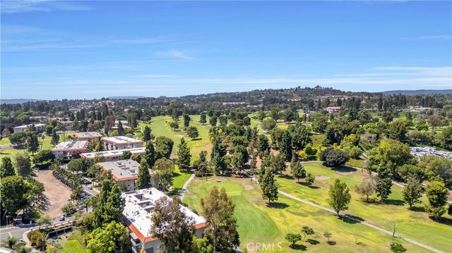 2401 Via Mariposa W 2A, Laguna Woods, CA 92637