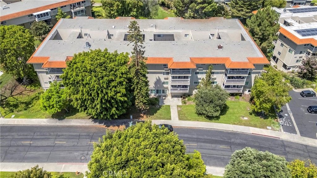 2401 Via Mariposa W 2A, Laguna Woods, CA 92637