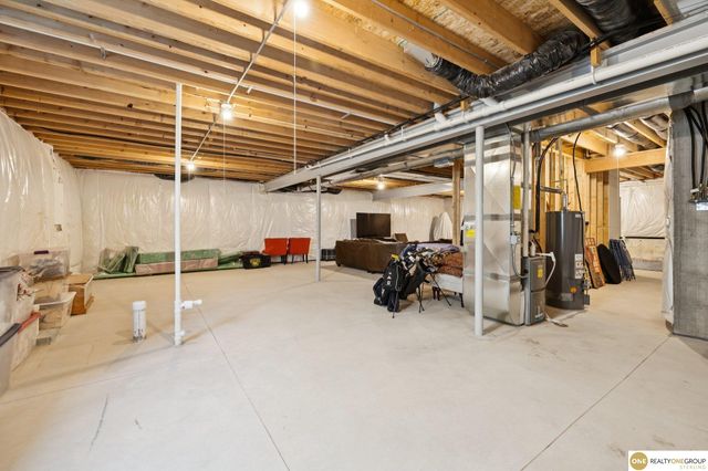 6302 S 200 Street, Omaha, NE 68135