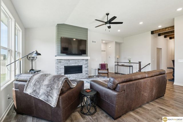 6302 S 200 Street, Omaha, NE 68135