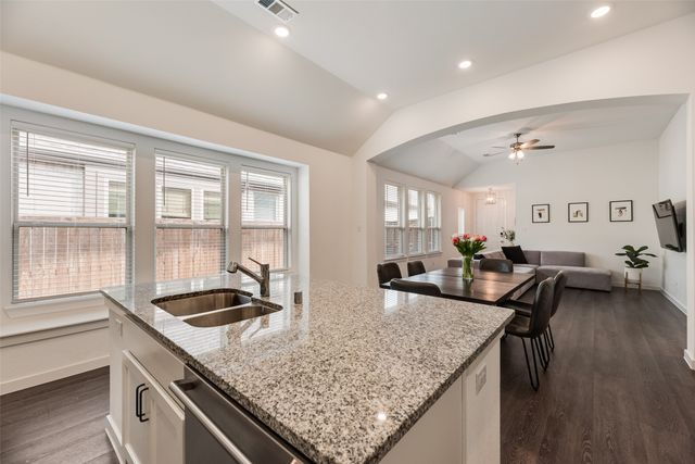 1321 Shire Drive, Aubrey, TX 76227