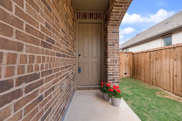 1321 Shire Drive, Aubrey, TX 76227