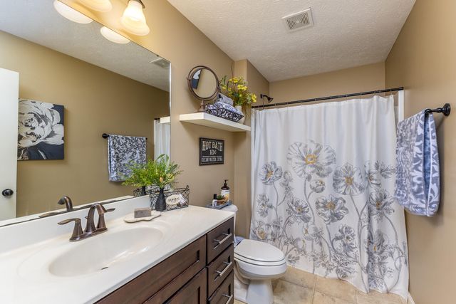 725 Loxley Lane 725 Loxley Lane, Troy, OH 45373