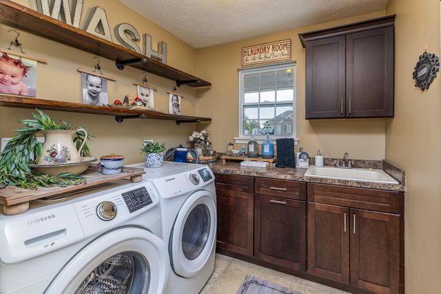 725 Loxley Lane 725 Loxley Lane, Troy, OH 45373