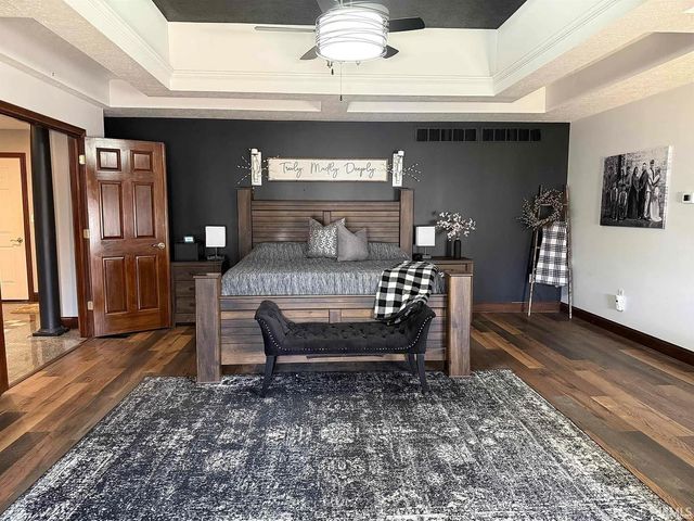 245 The Woods, Bedford, IN 47421