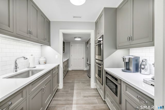 129 Quarter Horse Lane, Fairfield, CT 06824