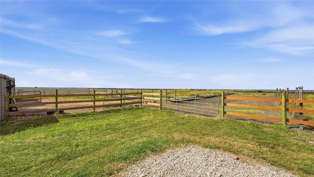 15620 Harry Lind RD, Elgin, TX 78621