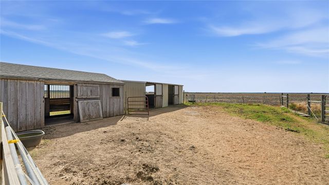 15620 Harry Lind RD, Elgin, TX 78621