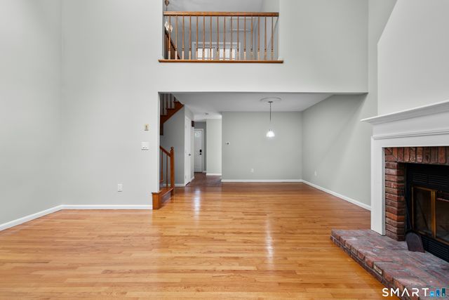 10 Edgehill Circle 10, Monroe, CT 06468