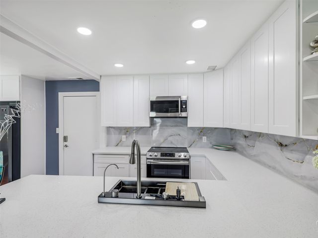 1716 E Parker Road, Plano, TX 75074