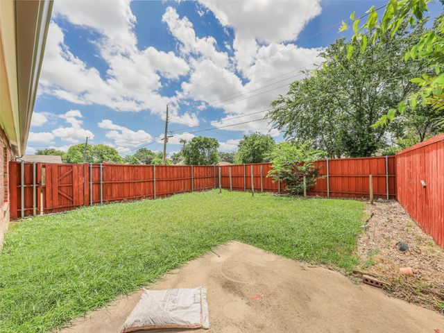1716 E Parker Road, Plano, TX 75074
