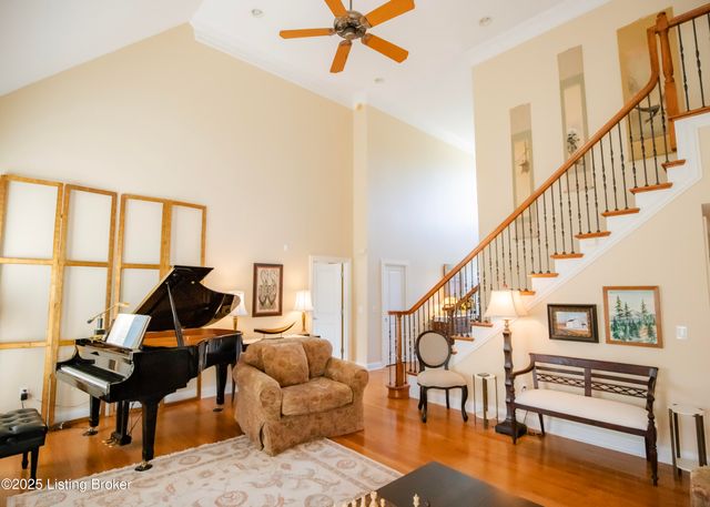 1021 Windsor Dr, Shelbyville, KY 40065