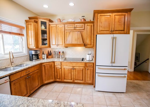 1021 Windsor Dr, Shelbyville, KY 40065