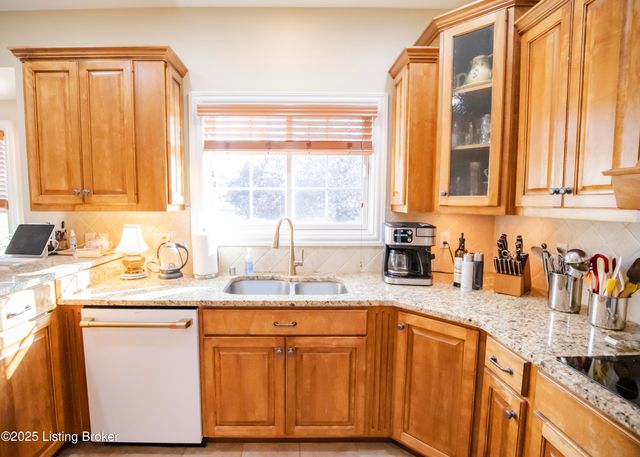 1021 Windsor Dr, Shelbyville, KY 40065