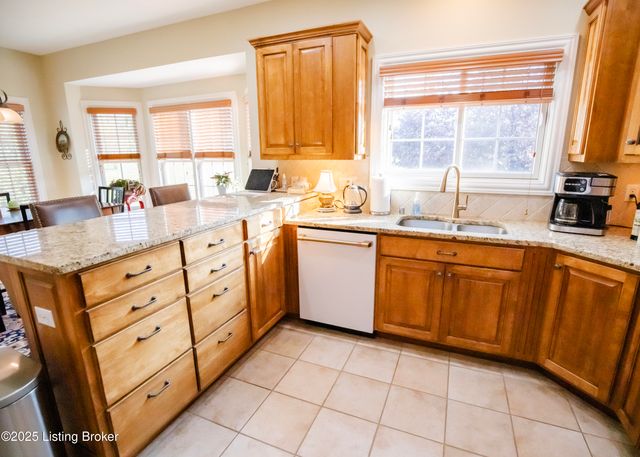 1021 Windsor Dr, Shelbyville, KY 40065