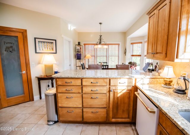 1021 Windsor Dr, Shelbyville, KY 40065