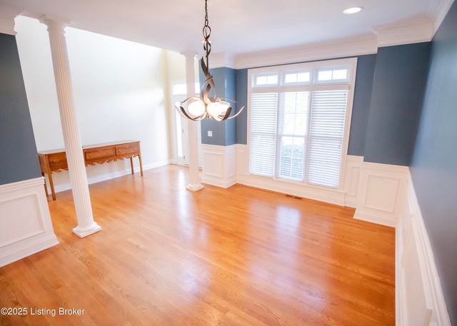 1021 Windsor Dr, Shelbyville, KY 40065